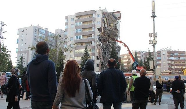 İzmir depreminde yıkılan Bayraklı Yılmaz Erbek Apartmanı için yeni rapor