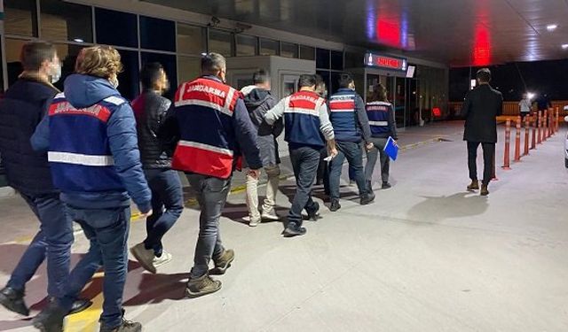 İzmir’de FETÖ operasyonu son dakika: 133 şüpheliye gözaltı