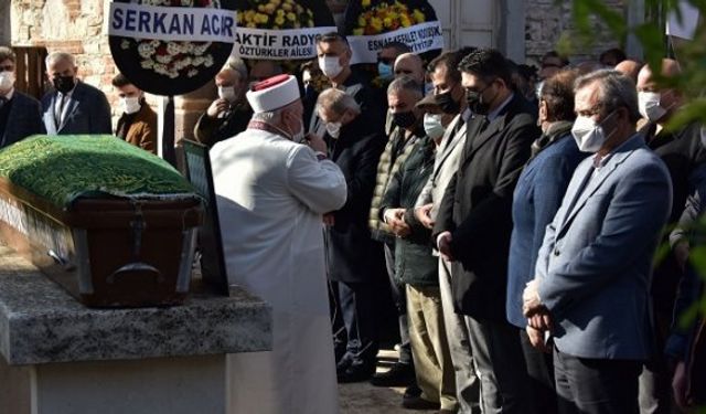 İzmirli gazeteci Şenol Gök son yolculuğuna uğurlandı