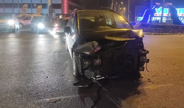 Aydın Efeler Denizli Müze Bulvarı kesişimi trafik kazası: 1 yaralı