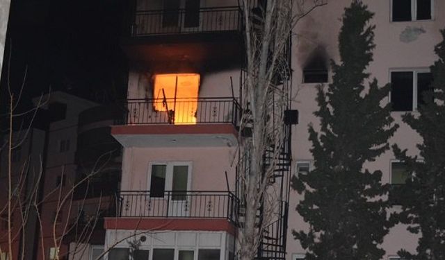 İzmir Aliağa Kazım Dirik Mahallesi yangın: TÜGVA binasında yangın çıktı