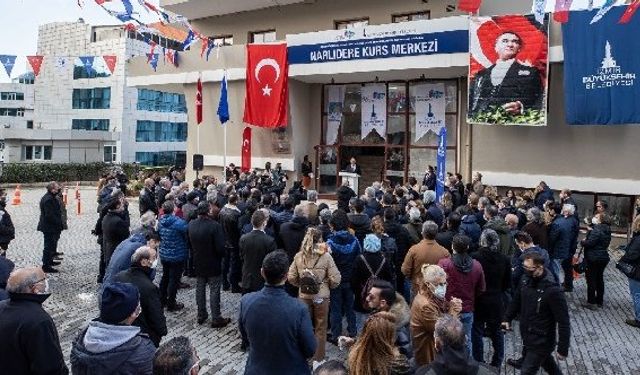 İzmir Büyükşehir Belediyesi Meslek Fabrikası Kurs Merkezi Narlıdere’de açıldı