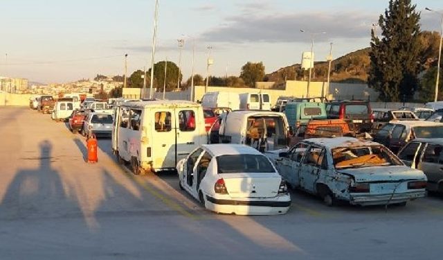 İzmir Menemen hurda araç merkezi otoparkı
