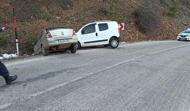 Manisa Salihli Ödemiş yolu Allahdiyen Mahallesi trafik kazası: 4 yaralı