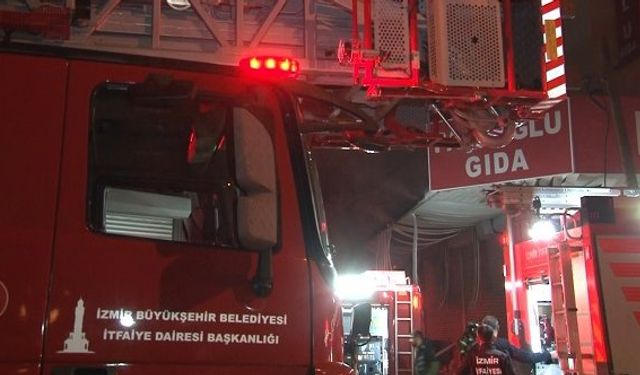 İzmir Konak Gıda Çarşısı’nda yangın: Konak Yenişehir Mahallesi’nde 3 işyeri yandı