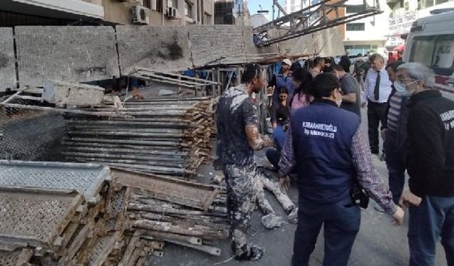 İzmir Konak İsmet Kaptan Mahallesi’nde iskele çöktü, faciadan dönüldü