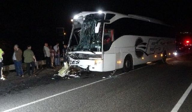 İzmir Uşak karayolunda trafik kazası: Rasim Kutlucan öldü, 43 kişi yaralandı