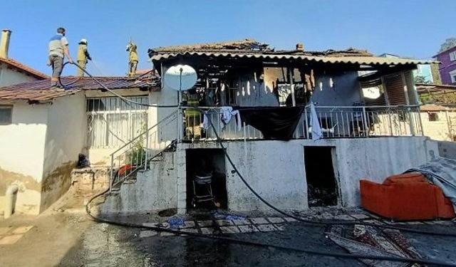 İzmir Aliağa’da evde çıkan yangında 3 yaşındaki çocuk hayatını kaybetti