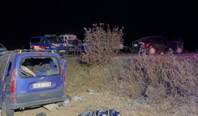 Afyon Bolvadin Çobanlar yolunda trafik kazası: 2 ölü, 5 yaralı