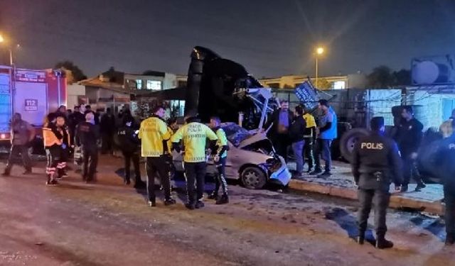 İzmir Bornova Egemenlik Mahallesi trafik kazası, tır otobüs durağına daldı: 3’ü ağır 5 yaralı