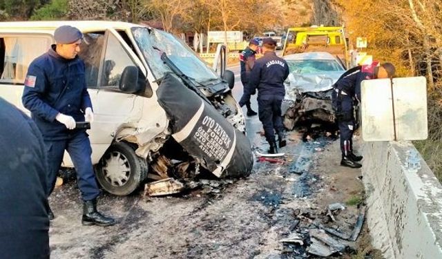 İzmir Aydın karayolu Germencik Ortaklar Mahallesi trafik kazası: 9 yaralı