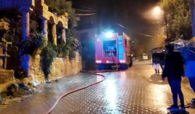Muğla Fethiye Kesikkapı Mahallesi ev yangını