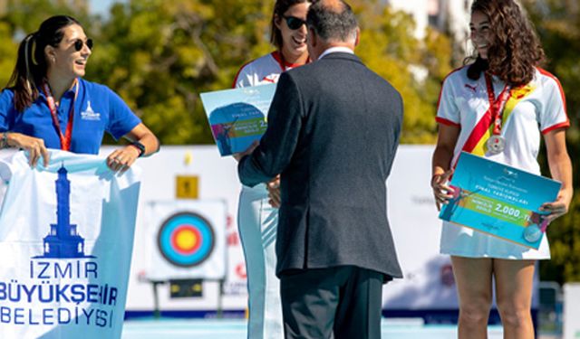 İzmirli Aybüke Aktuna, Klasik Yay Kadınlar'da bronz madalya kazandı