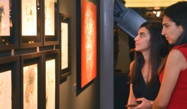 İzmir Folkart Gallery’de Gece Sirenleri Sergisi açıldı