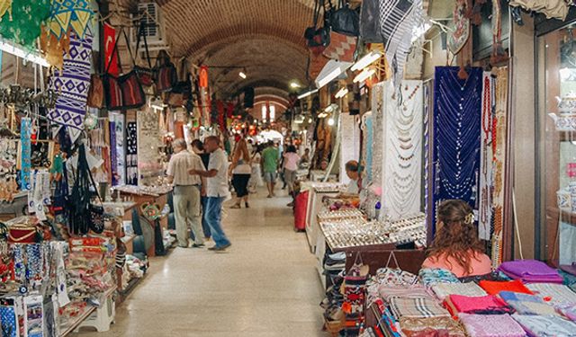 Kemeraltı Esnaf Derneği'nin yeni başkanı Semih Girgin oldu