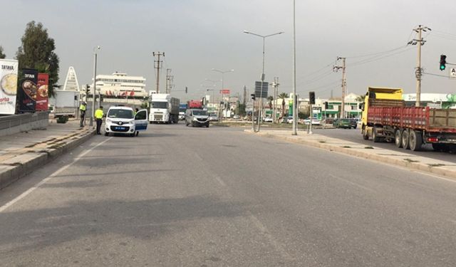 Bornova'da TIR'ın altında kalan 69 yaşındaki Çapan A. yaralandı