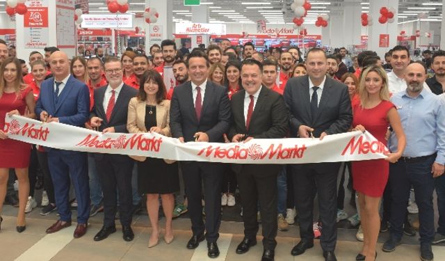 İzmir Hilltown Karşıyaka’da MediaMarkt mağazası açıldı