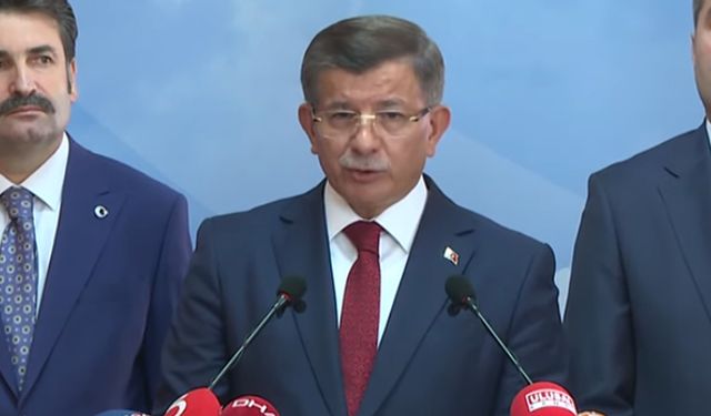 Ahmet Davutoğlu, Ak Parti'den istifa etti