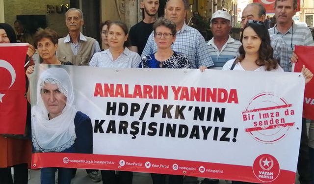 Aliağa'da Vatan Partisi'nden HDP'ye karşı eylem yapan annelere destek