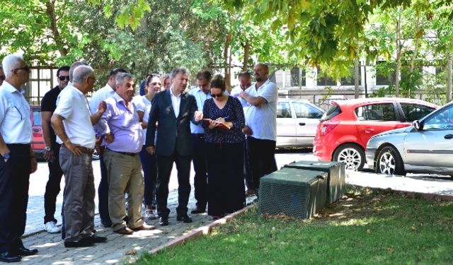 Başkan İduğ’un Bornova’da mahalle gezileri sürüyor