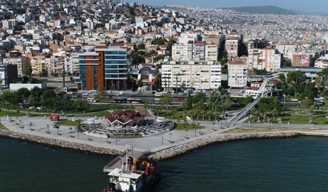 İzmir'de Bayraklı Belediye Başkanı Sandal, TÜSİAD Başkanı ile işsizliğin çözümü için görüştü