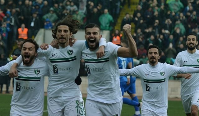 Denizlispor, evinde Adana Demirspor'a fark attı