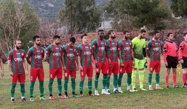 Foça Belediyespor zirveye çıktı