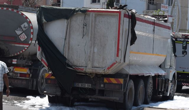 Aliağa Necmettin Giritlioğlu Caddesi'nde kamyonda yangın çıktı