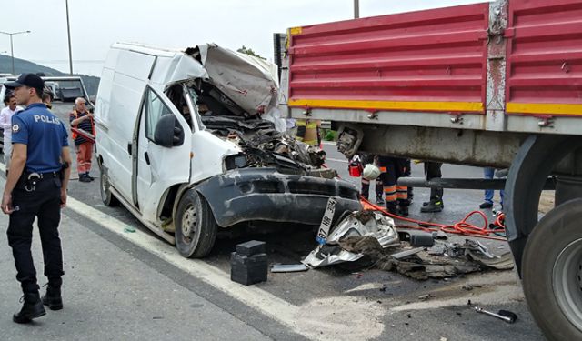 İzmir Bornova'da zincirleme kaza: 1 kişi hayatını kaybetti