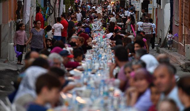 İzmir Büyükşehir Belediyesi'nden ''sosyal belediye'' örneği