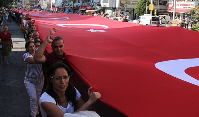 İzmir 9 Eylül kutlamaları, Zafer Yürüyüşü ile başladı