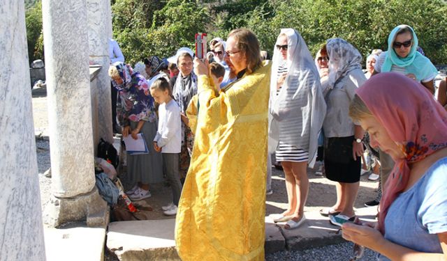 İzmir'de bin yıl sonra Meryem Ana Kilisesi'nde ayin