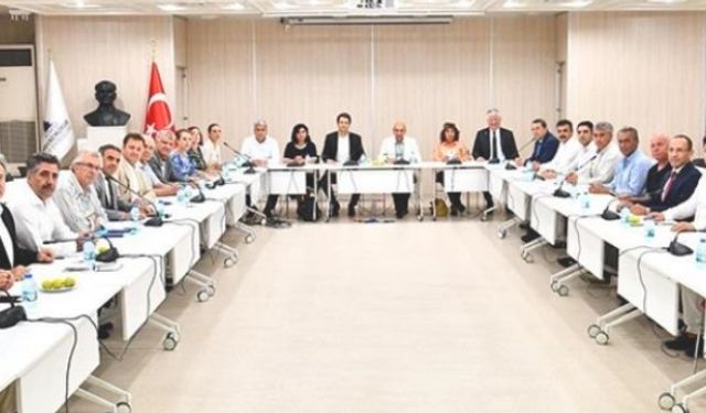 İzmir’de CHP İl Başkanı ve CHP’li belediye başkanları zirvesi