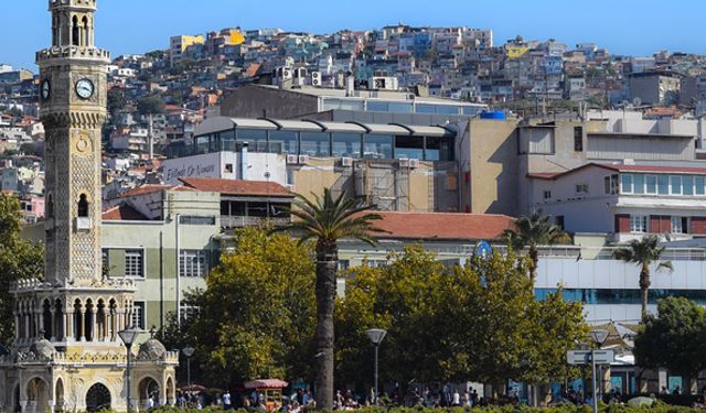 İzmir'de en çok nereli var, İzmir'de en çok hangi ilden insan var en çok göç veren iller, İzmir nüfus dağılımı