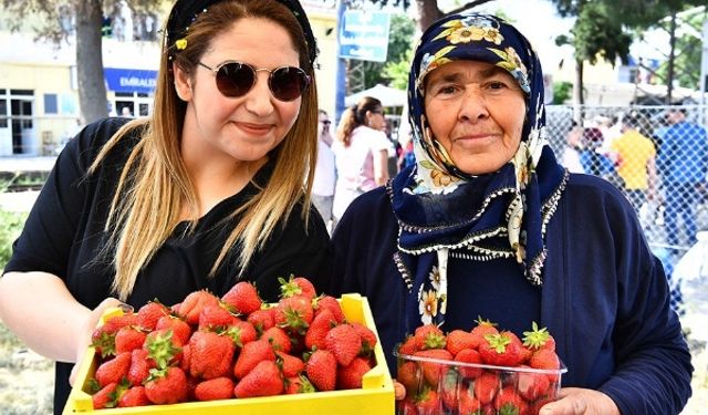 İzmir Menemen Emiralem Çilek Festivali yapıldı