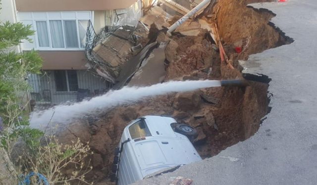 İzmir Torbalı'da istinat duvarının çökmesi panik yaşattı