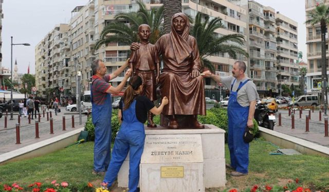 Konak Belediyesi, eskiyen 3 heykelin bakımını gerçekleştirdi