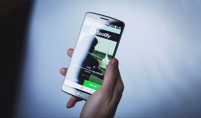 Sürekli zarar açıklayan Spotify'dan abonelere kara haber