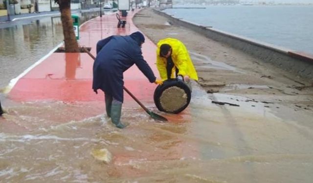 Urla’da yağmur ve fırtına seferberliği