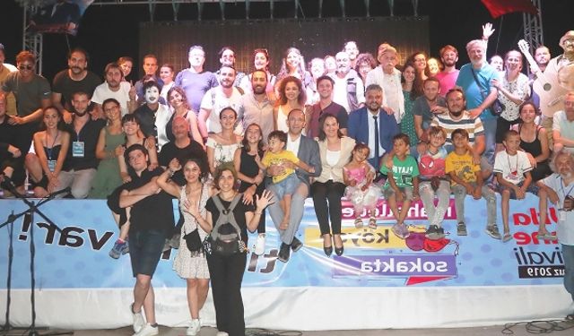 Urla Tiyatro Festivali’ne 10 bin kişi katıldı