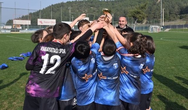 İzmir Altınordu Felsefe Kardeşliği AFEK Turnuvası 2023 yapıldı