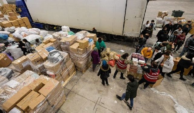 Deprem yardım kampanyası için İzmir’den destek 54 milyon lirayı aştı
