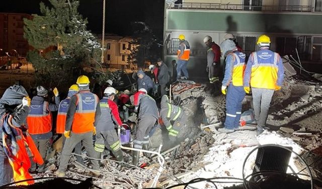 Türkiye’nin dört bir yanından 10 bin madenci deprem bölgesindeydi