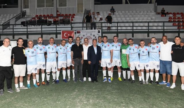 İzmir Bornova 100. Yıl Masterler Turnuvası Zafer Kupası başladı