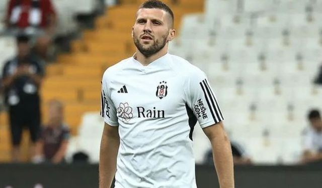 Ante Rebic aslen nereli kaç yaşında hangi takımlarda oynadı kaç gol attı evli mi eşi kimdir?