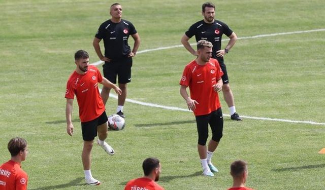 Ermenistan'la 1-1 berabere kalan Türkiye, grupta liderliği kaybetti