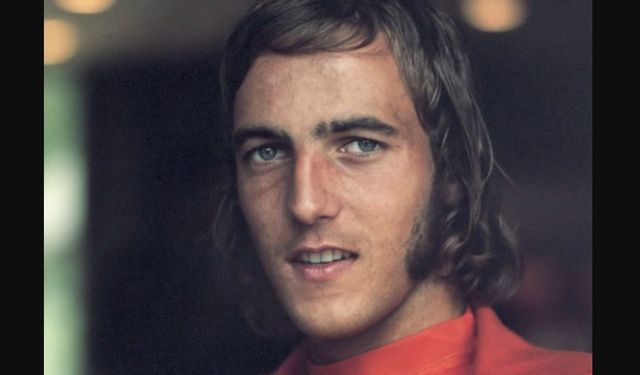 Johan Neeskens kariyeri boyunca kaç gol attı hangi takımlarda oynadı aslen nereli kimdir?