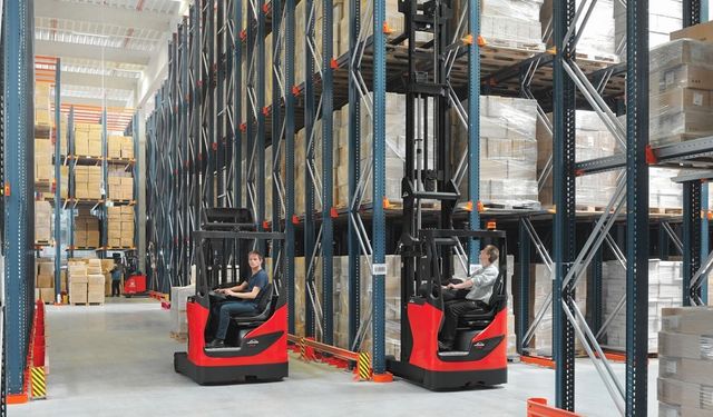 Reach Truck (Yüksek Seviye Forklift) Kullanım Alanları Nelerdir?