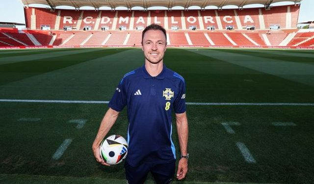 Jonny Evans hangi takımda oynuyor hangi takımlarda oynadı kaç gol attı aslen nereli?