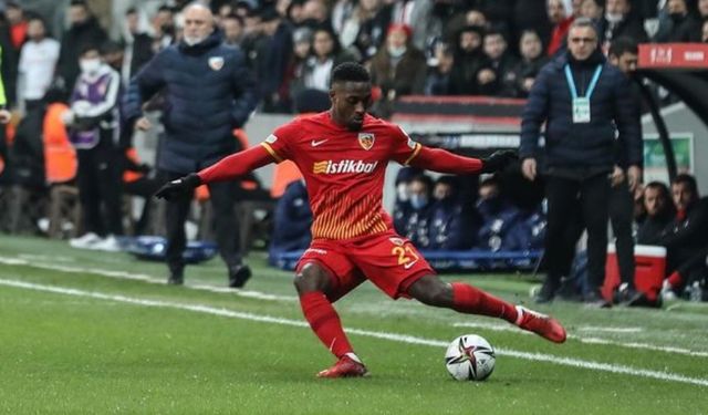 Lionel Carole hangi takımlarda oynadı aslen nereli hangi takımdan geldi kaç gol attı?